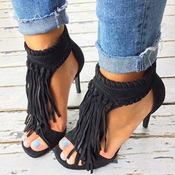 🍍 Fringe Tasseled Heels - Picture 6 of 8